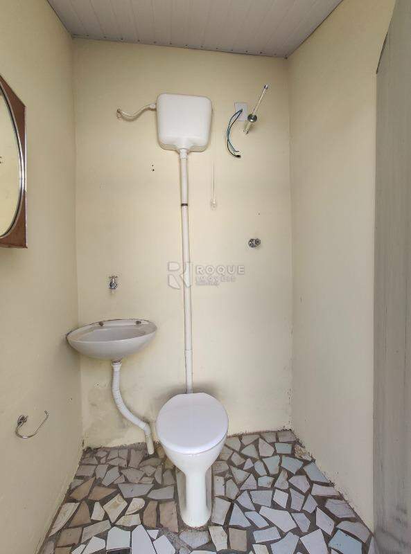 Casa Residencial para aluguel no bairro Boa Vista: WC social fundo 