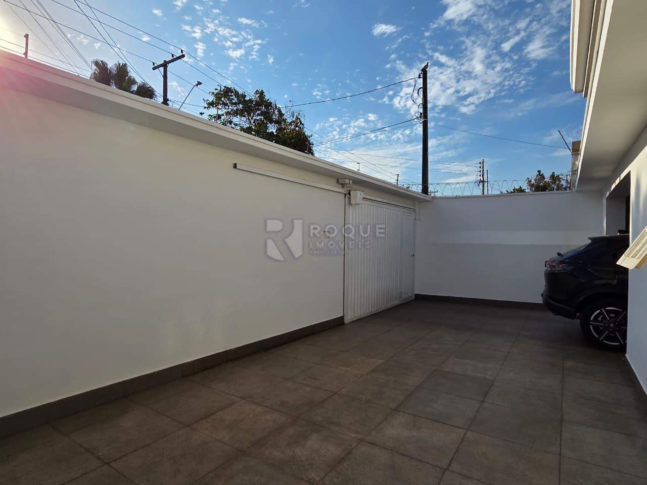 Casa Residencial para aluguel no bairro Vila Claudia: Garagem