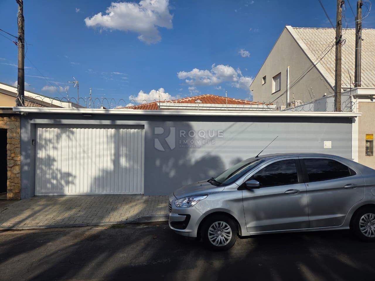 Casa Residencial para aluguel no bairro Vila Claudia: Fachada