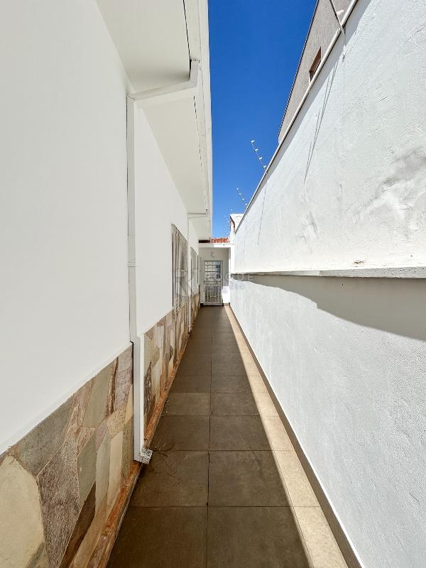 Casa Residencial para aluguel no bairro Vila Claudia: Corredor 