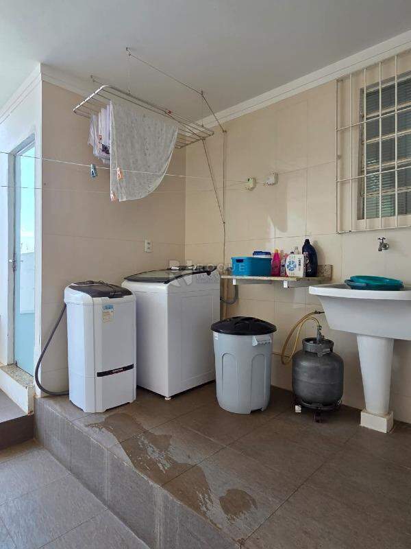 Casa Residencial para aluguel no bairro Vila Claudia: Área de serviço