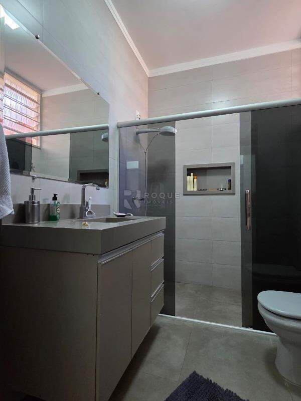 Casa Residencial para aluguel no bairro Vila Claudia: WC Social