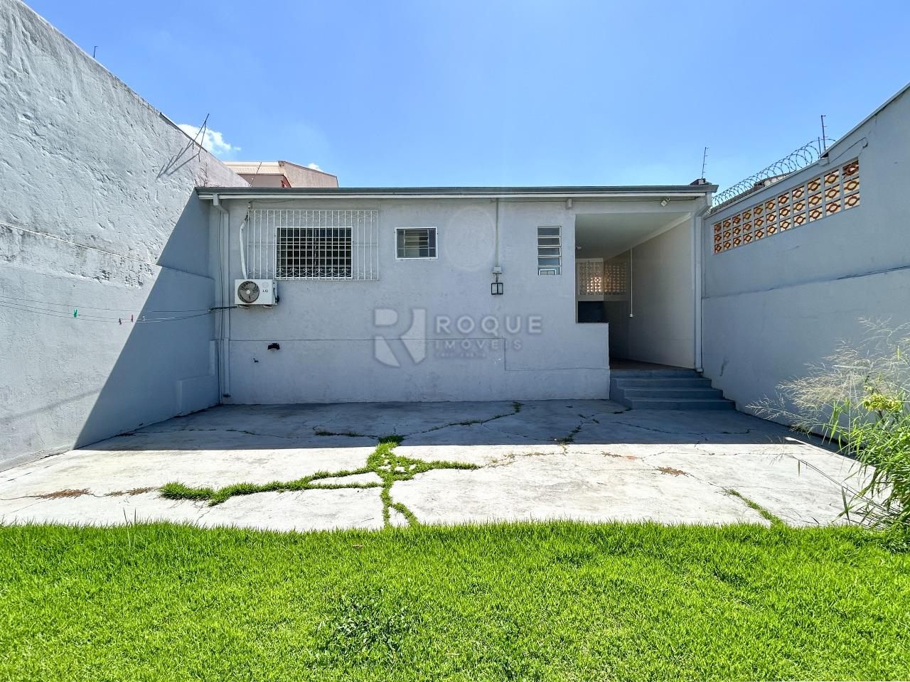 Casa Residencial para aluguel no bairro Vila Claudia: Fundo 