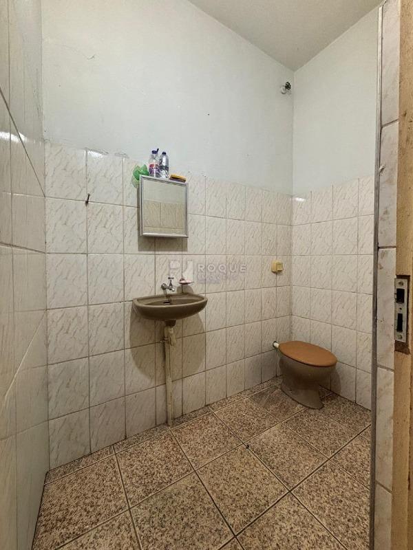 Casa com salão à venda no bairro Vila Piza: Wc 1 Salão
