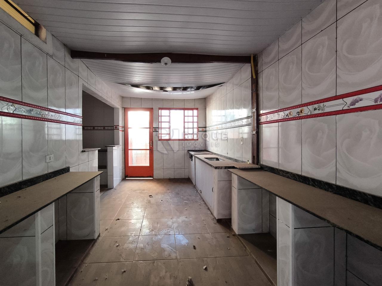 Casa Residencial à venda no bairro Jardim Bartolomeu Grotta: COZINHA