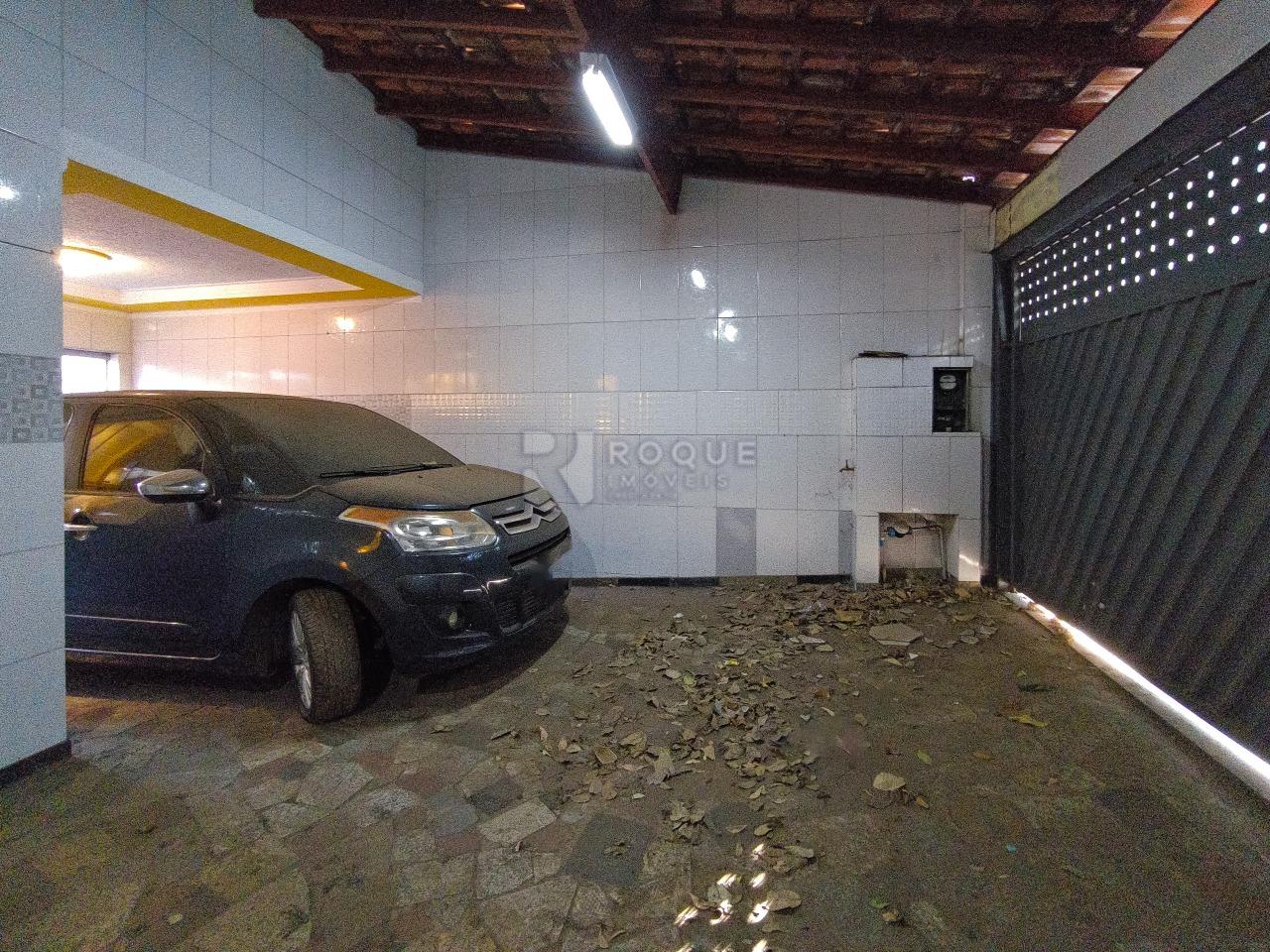 Casa Residencial à venda no bairro Jardim Bartolomeu Grotta: GARAGEM
