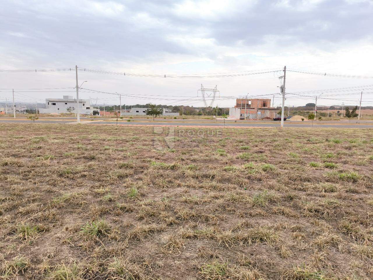 Terreno à venda no bairro Residencial Colinas do Engenho II: 
