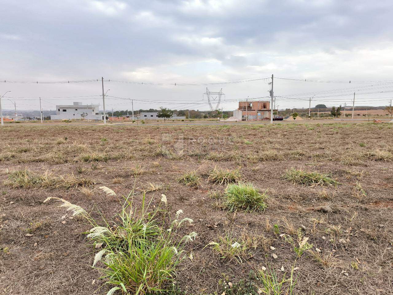 Terreno à venda no bairro Residencial Colinas do Engenho II: 