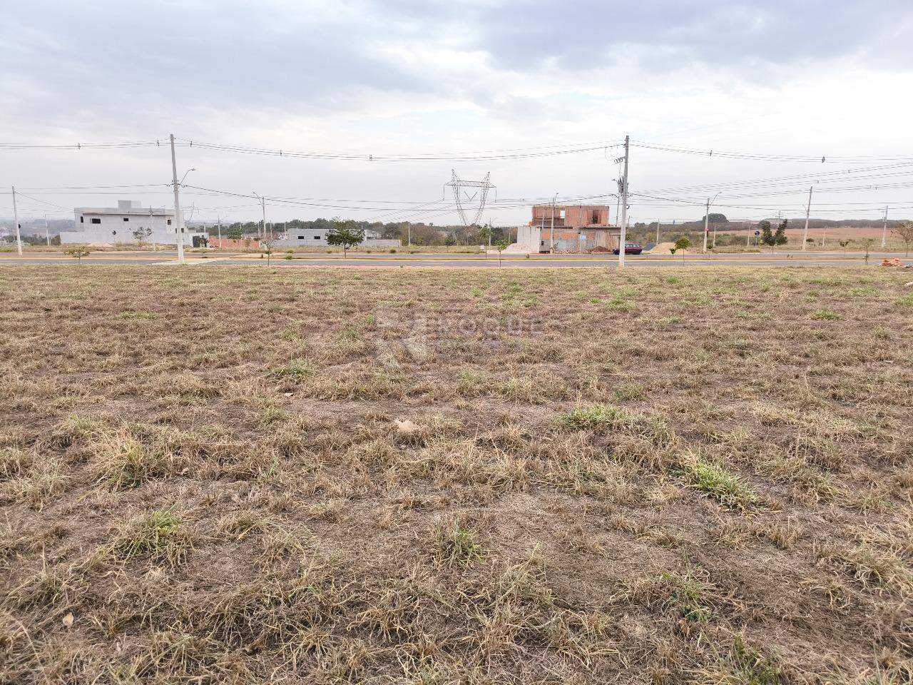 Terreno à venda no bairro Residencial Colinas do Engenho II: 