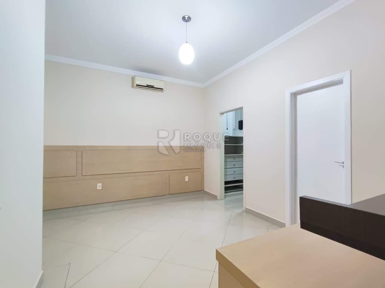 Casa em condomínio para aluguel no bairro Residencial Jardim dos Ipês II: Dormitório 03 suíte 