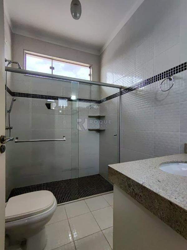 Casa em condomínio para aluguel no bairro Residencial Jardim dos Ipês II: Wc suíte 02
