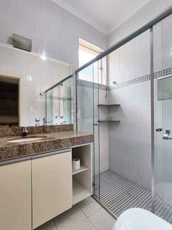 Casa em condomínio para aluguel no bairro Residencial Jardim dos Ipês II: Wc suíte 01
