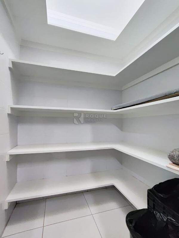 Casa em condomínio para aluguel no bairro Residencial Jardim dos Ipês II: Despensa