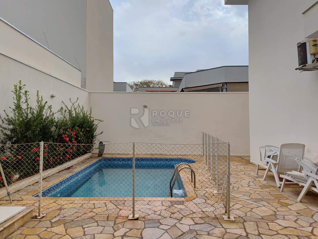 Casa em condomínio para aluguel no bairro Residencial Jardim dos Ipês II: Piscina