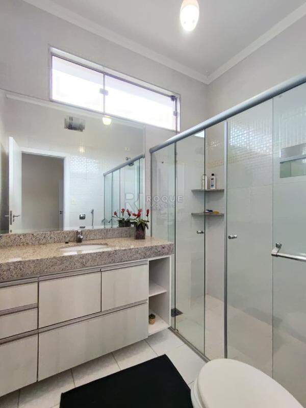 Casa em condomínio para aluguel no bairro Residencial Jardim dos Ipês II: Wc suíte 03