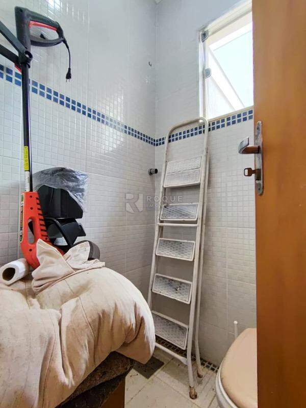 Casa em condomínio para aluguel no bairro Residencial Jardim dos Ipês II: Wc externo 