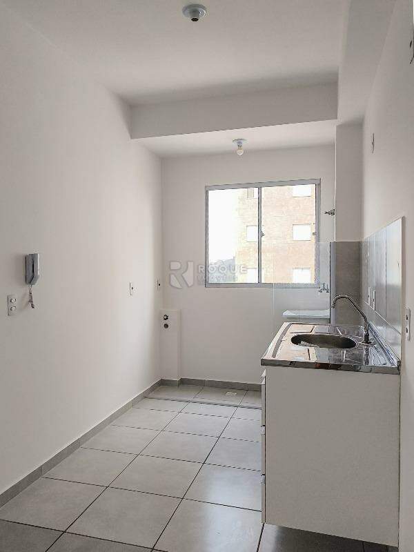 Apartamento à venda no bairro Parque Hippolyto: COZINHA