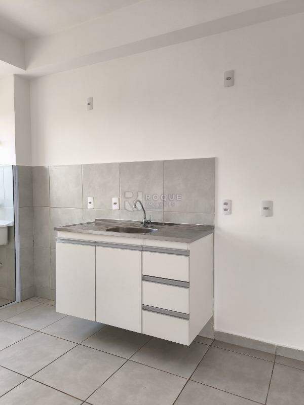 Apartamento à venda no bairro Parque Hippolyto: COZINHA