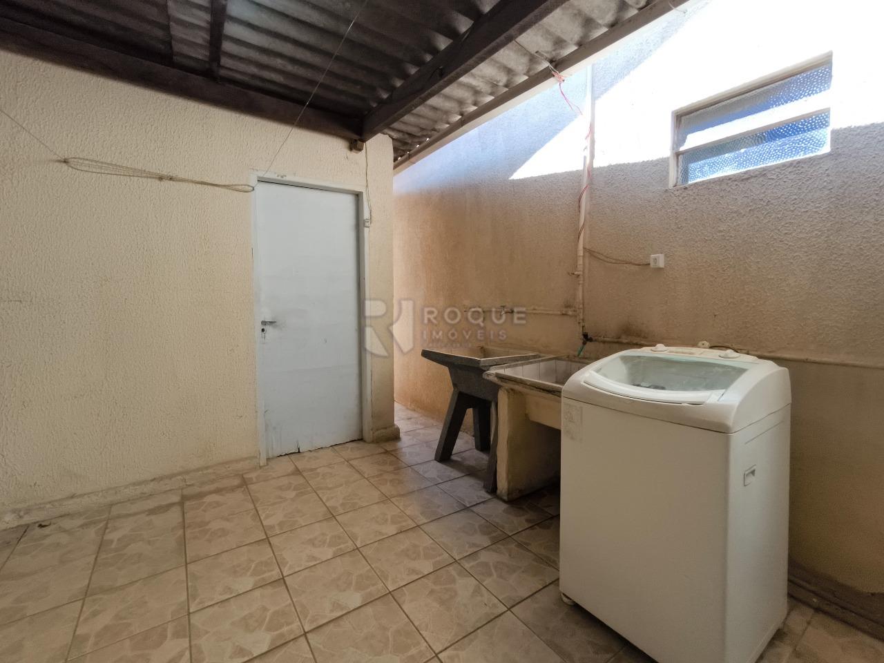 Casa Residencial à venda no bairro Jardim Nova Suiça: LAVANDERIA