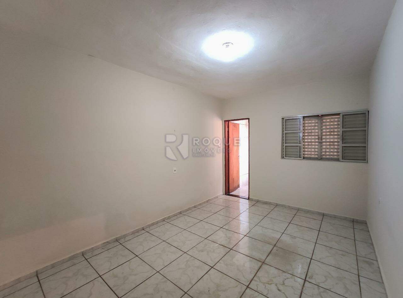 Casa Residencial para aluguel no bairro Jardim Residencial Regina Bastelli: Dormitório 3 suíte