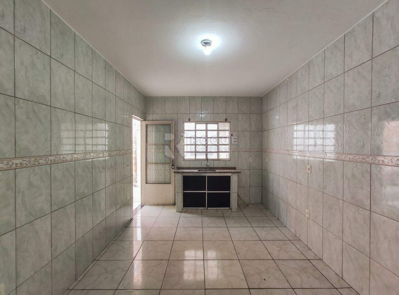 Casa Residencial para aluguel no bairro Jardim Residencial Regina Bastelli: Cozinha