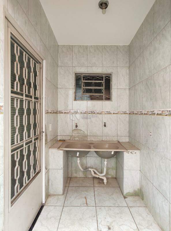 Casa Residencial para aluguel no bairro Jardim Residencial Regina Bastelli: Área de serviço