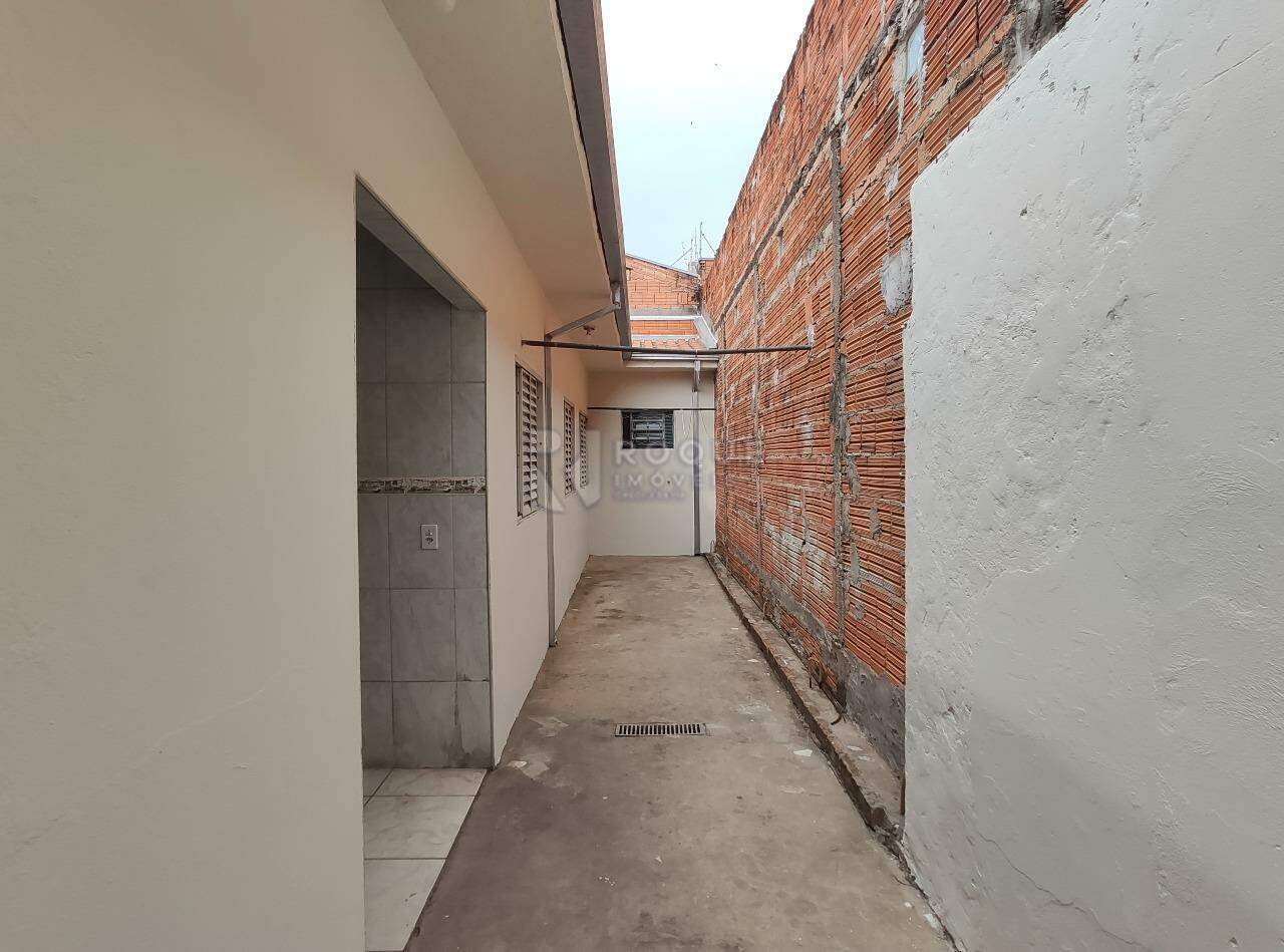 Casa Residencial para aluguel no bairro Jardim Residencial Regina Bastelli: Corredor