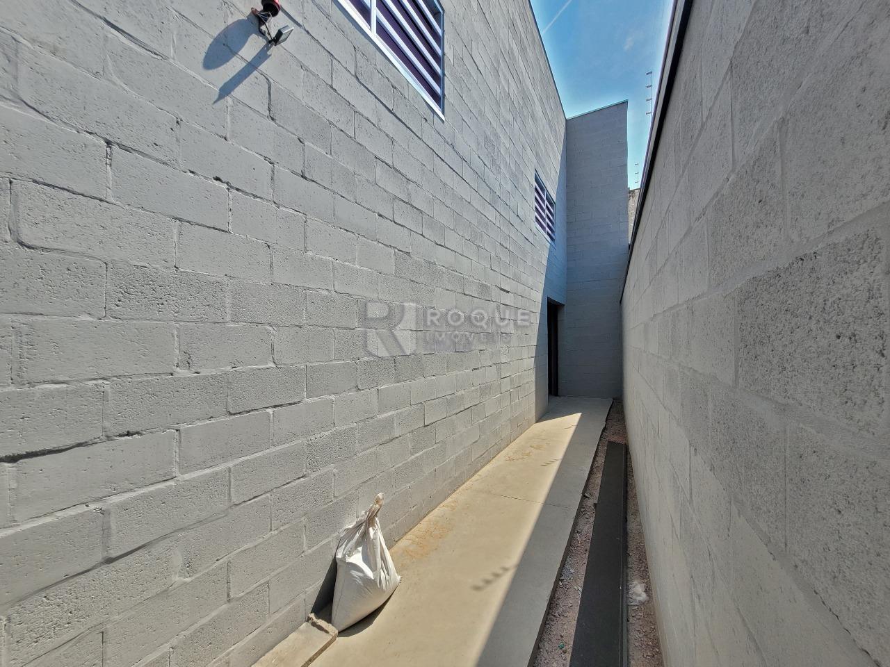 Barracão/Galpão à venda no bairro Jardim Porto Real II: CORREDOR LATERAL