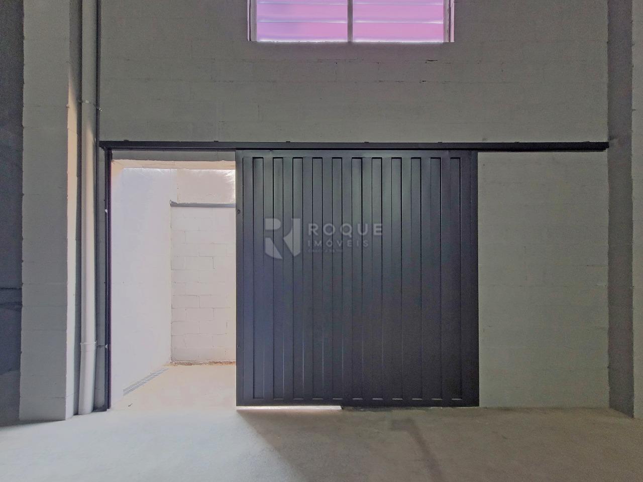 Barracão/Galpão à venda no bairro Jardim Porto Real II: PORTA LATERAL