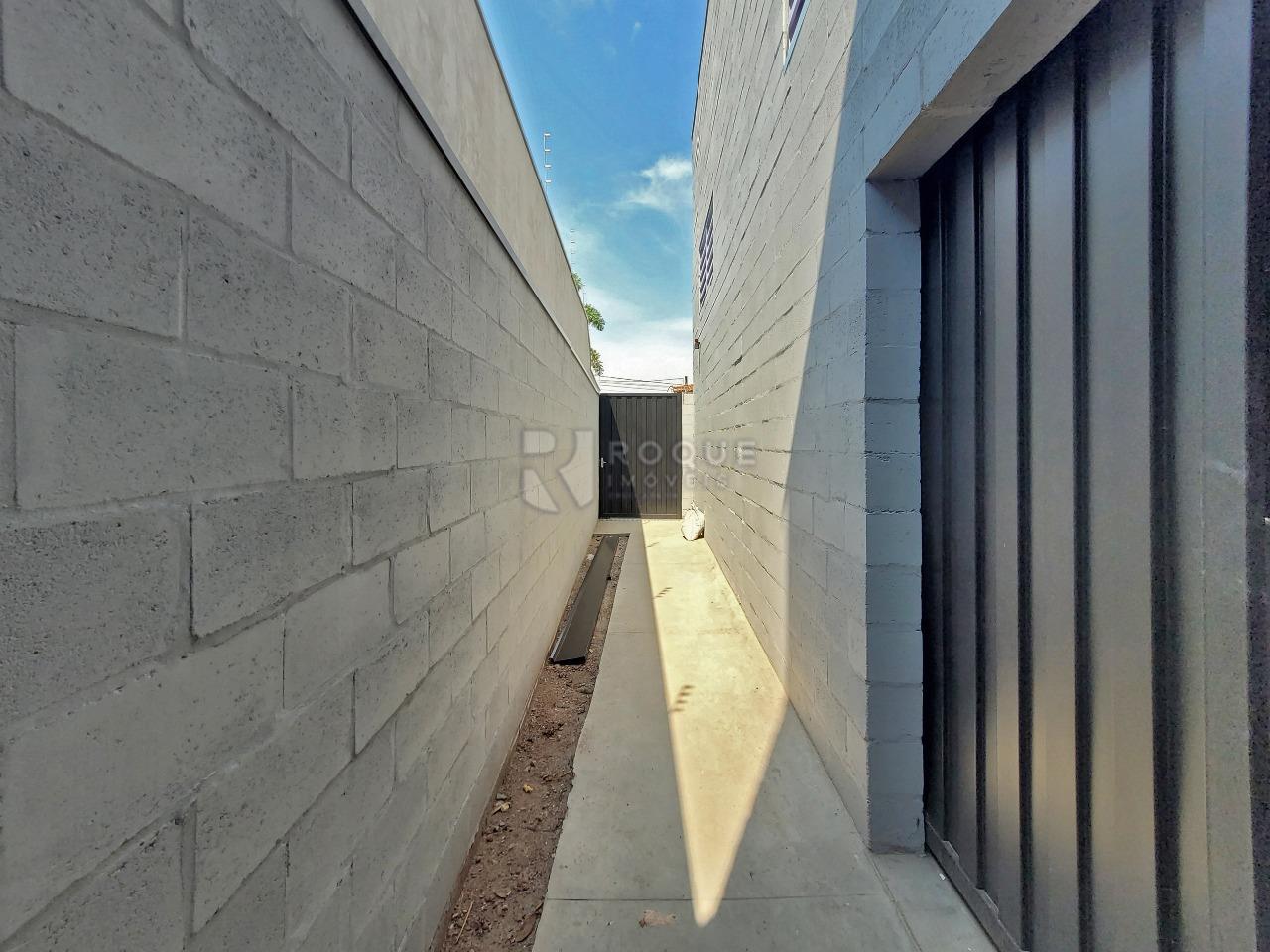 Barracão/Galpão à venda no bairro Jardim Porto Real II: CORREDOR LATERAL