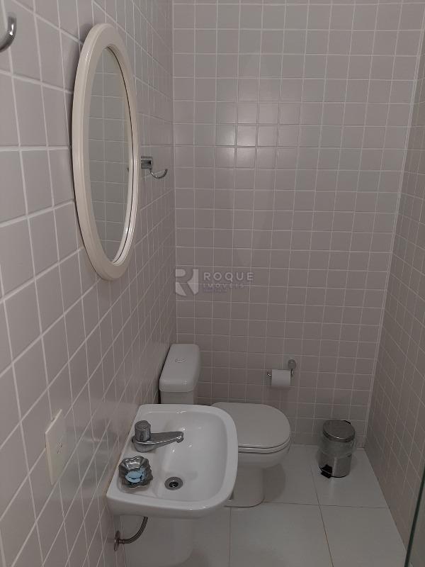 Casa em condomínio à venda no bairro Jardim Florença: BANHEIRO EXTERNO 