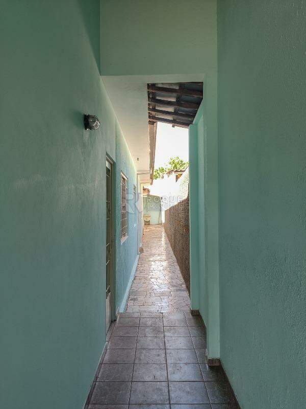 Casa Residencial para aluguel no bairro Jardim Ouro Branco: Corredor 