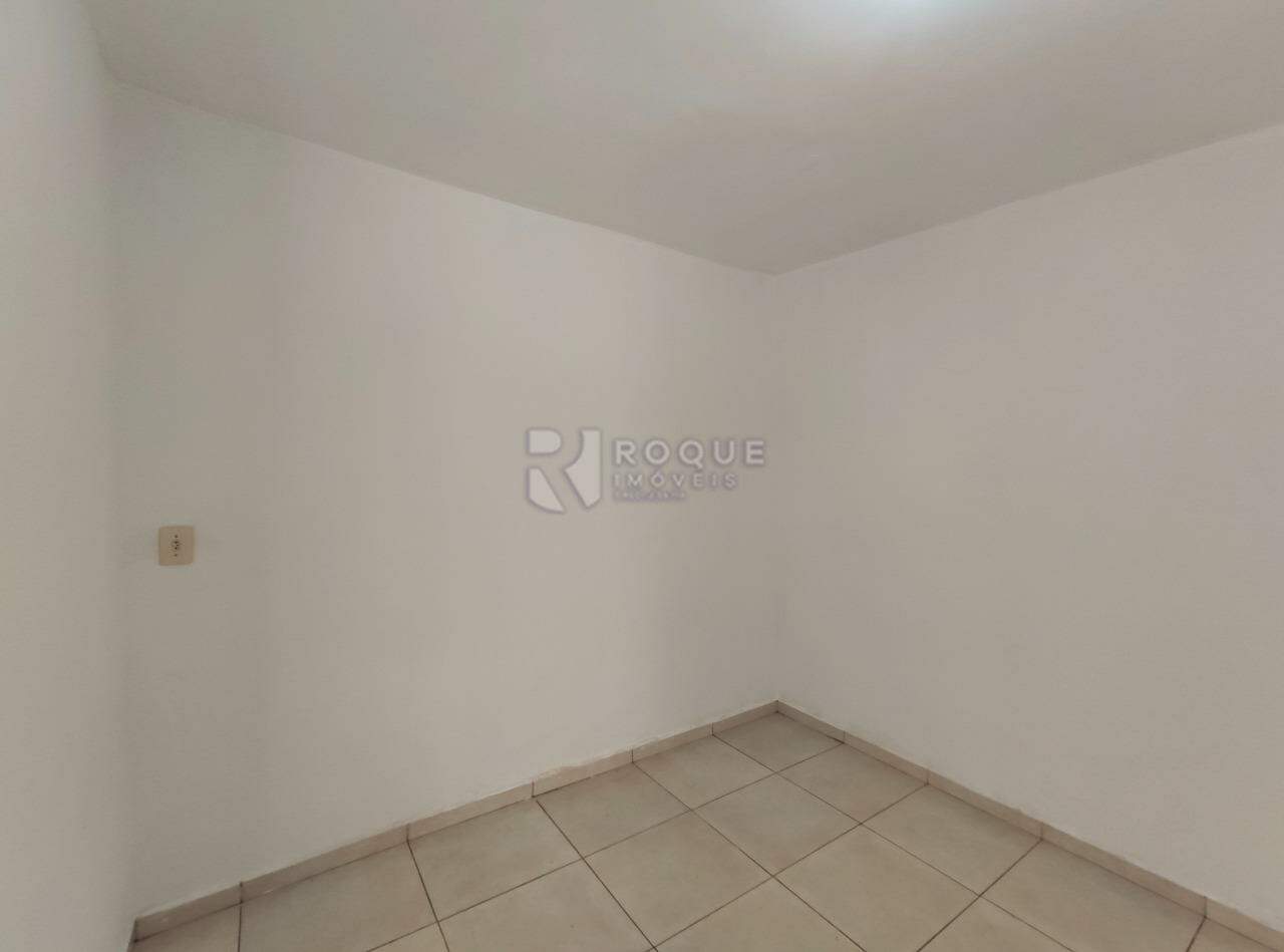 Casa Residencial para aluguel no bairro Jardim Ouro Branco: Dormitório fundo 