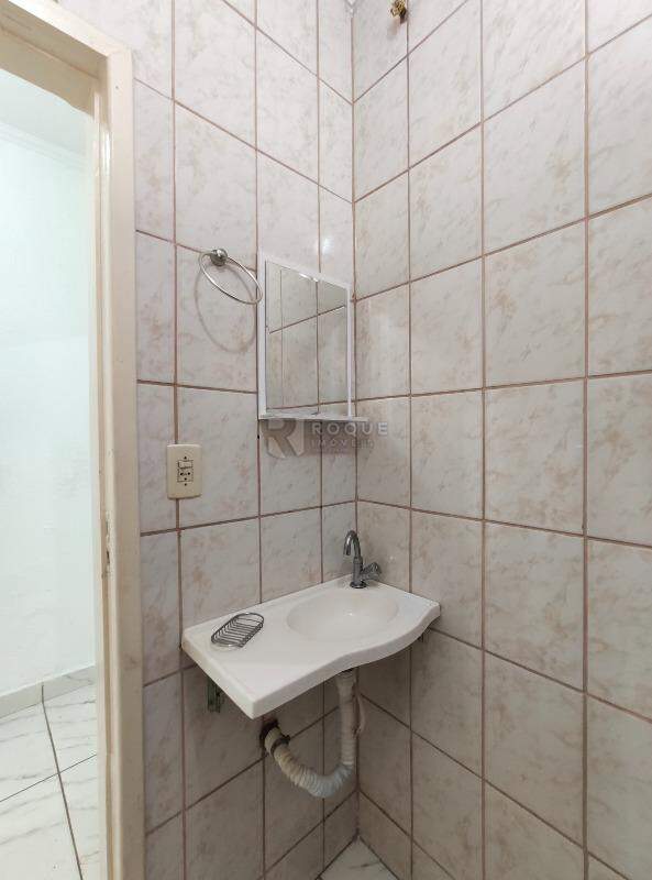 Casa Residencial para aluguel no bairro Jardim Ouro Branco: WC social 