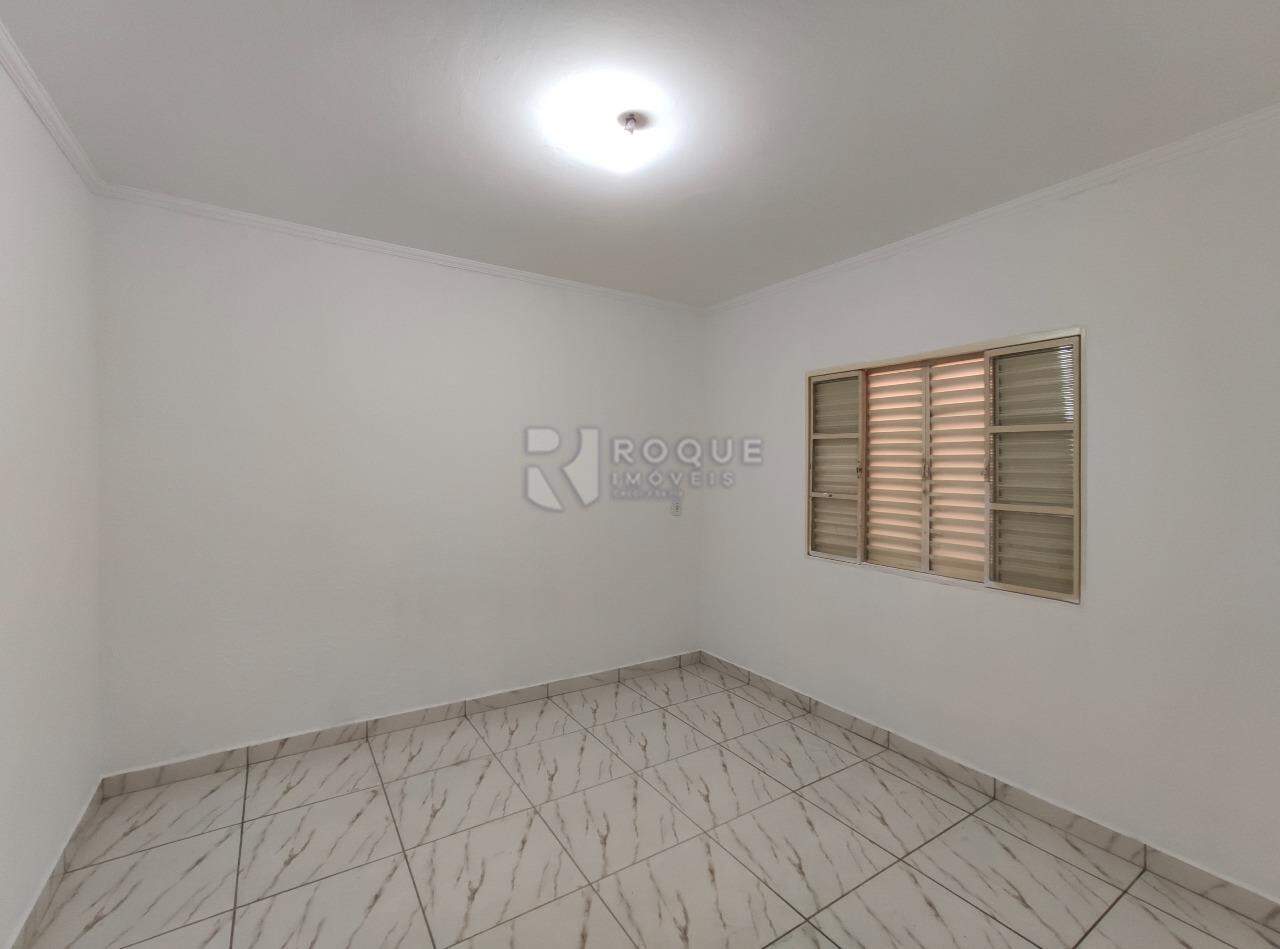 Casa Residencial para aluguel no bairro Jardim Ouro Branco: Dormitório 3