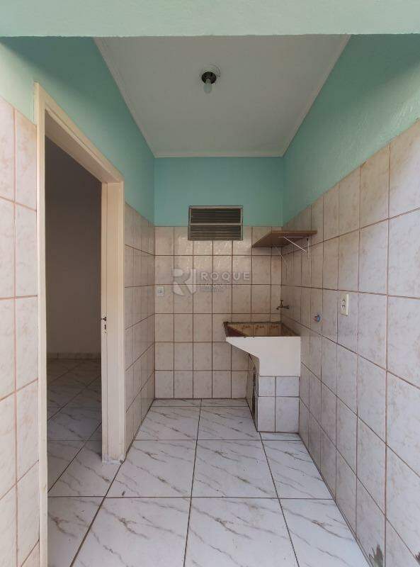 Casa Residencial para aluguel no bairro Jardim Ouro Branco: Área de serviço 
