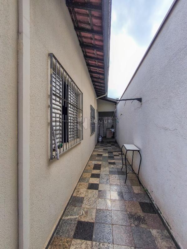 Casa Residencial à venda no bairro Jardim Elisa Fumagalli: ÁREA DE VARAL