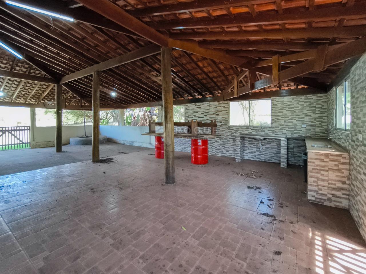 Chácara à venda no bairro Bairro do Pinhal: SALÃO