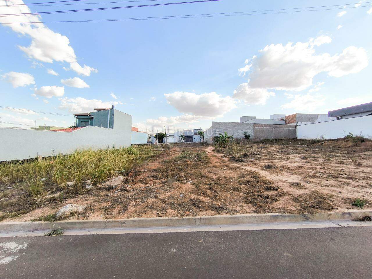 Terreno à venda no bairro Jardim Marajoara: FRENTE