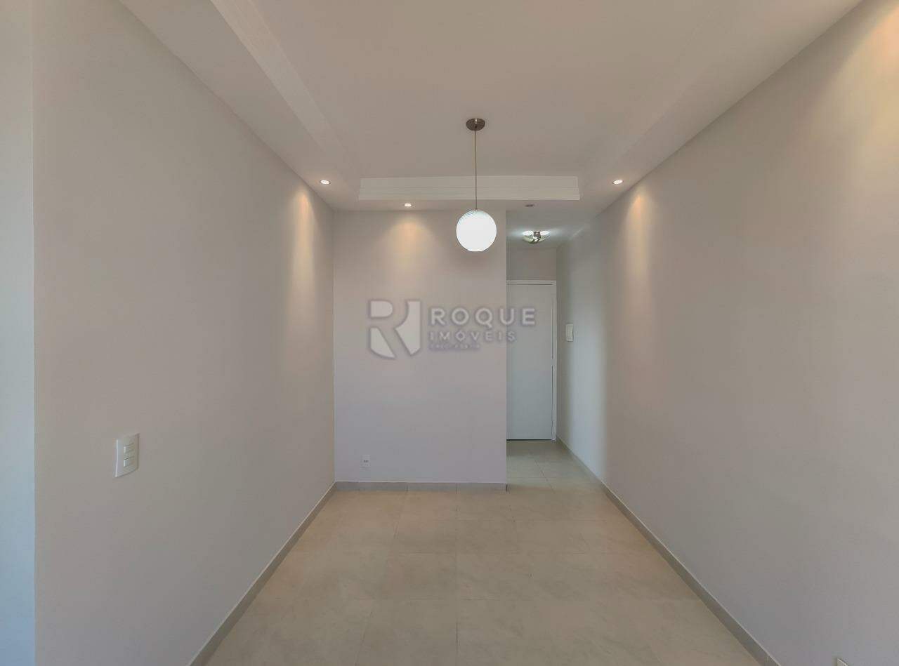 Apartamento para aluguel no bairro Vila Queiroz: Sala 