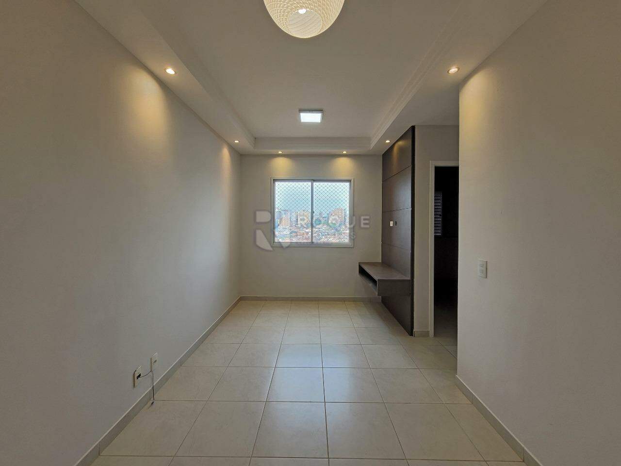 Apartamento para aluguel no bairro Vila Queiroz: Sala