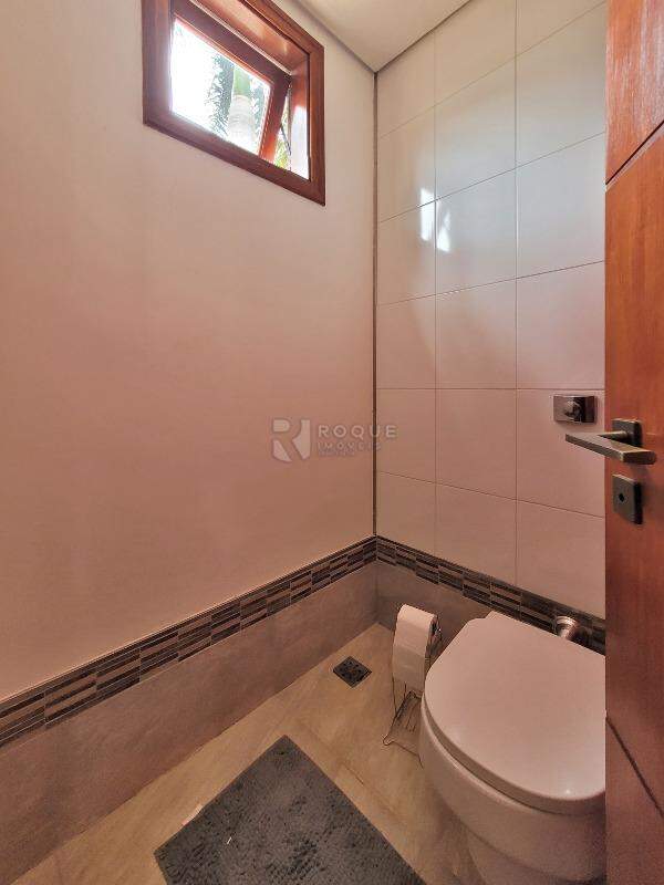 Casa em condomínio à venda no bairro Portal das Rosas: LAVABO