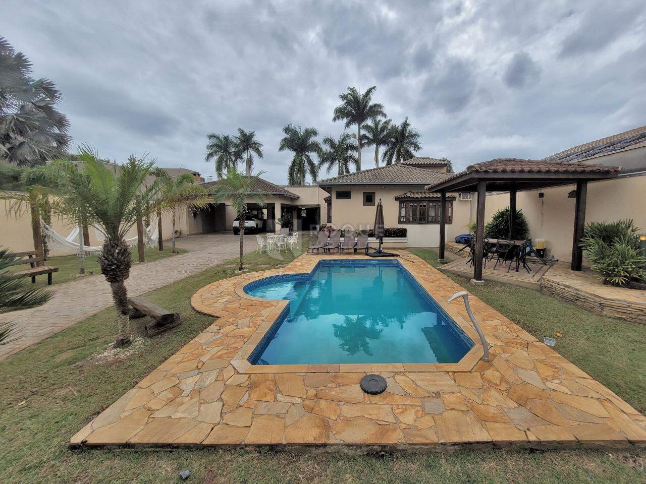 Casa em condomínio à venda no bairro Portal das Rosas: PISCINA