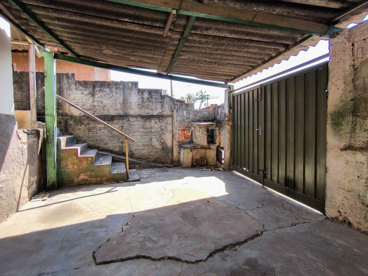 Casa Residencial à venda no bairro Jardim Anhanguera: GARAGEM
