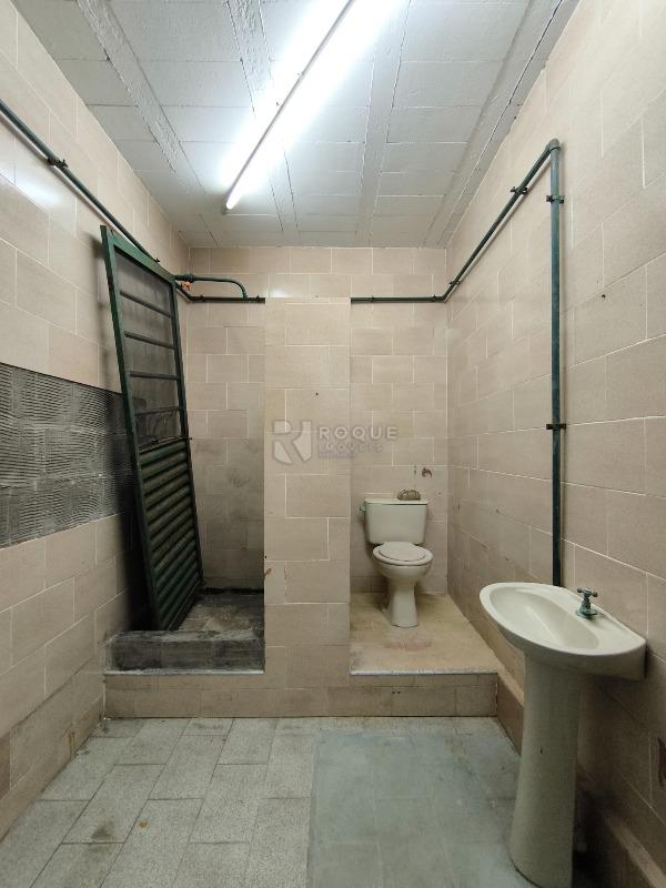 Barracão/Galpão à venda no bairro Jardim Glória: SANITÁRIO 1