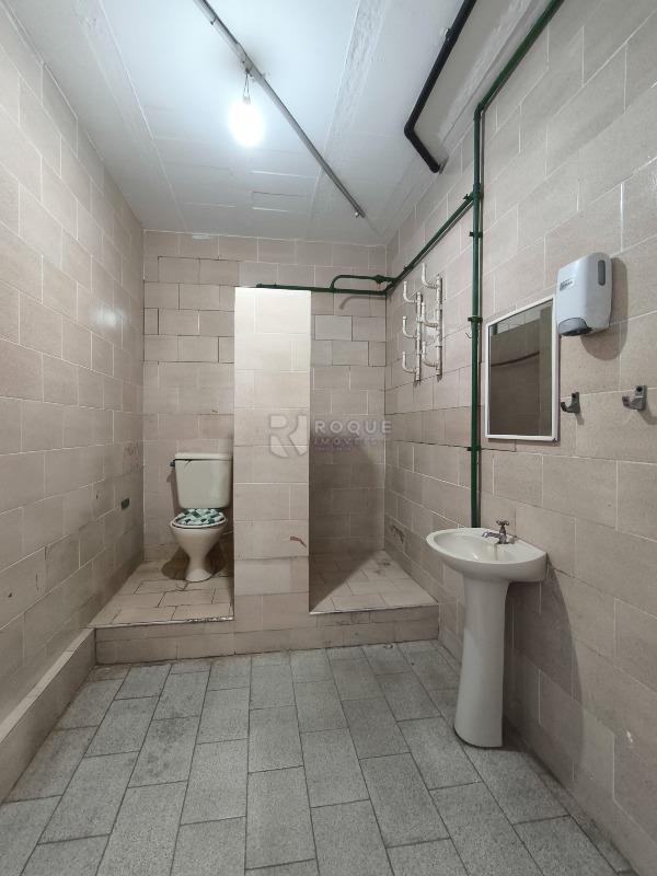 Barracão/Galpão à venda no bairro Jardim Glória: SANITÁRIO 2