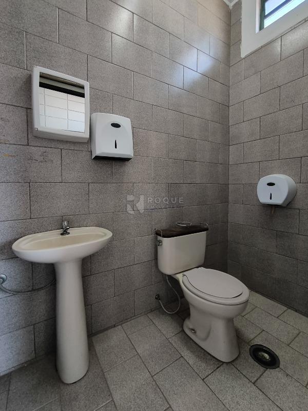 Barracão/Galpão à venda no bairro Jardim Glória: BANHEIRO SOCIAL