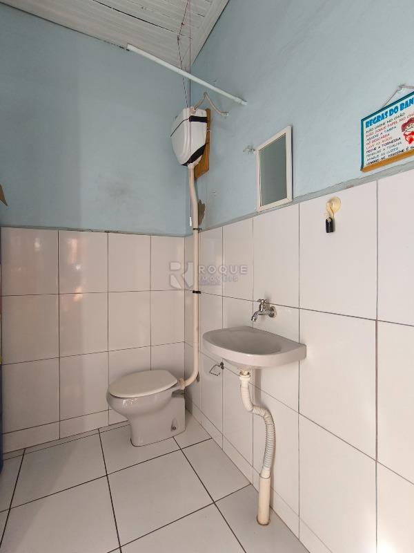 Casa Residencial à venda no bairro Vila São Roque: BANHEIRO EXTERNO SALÃO