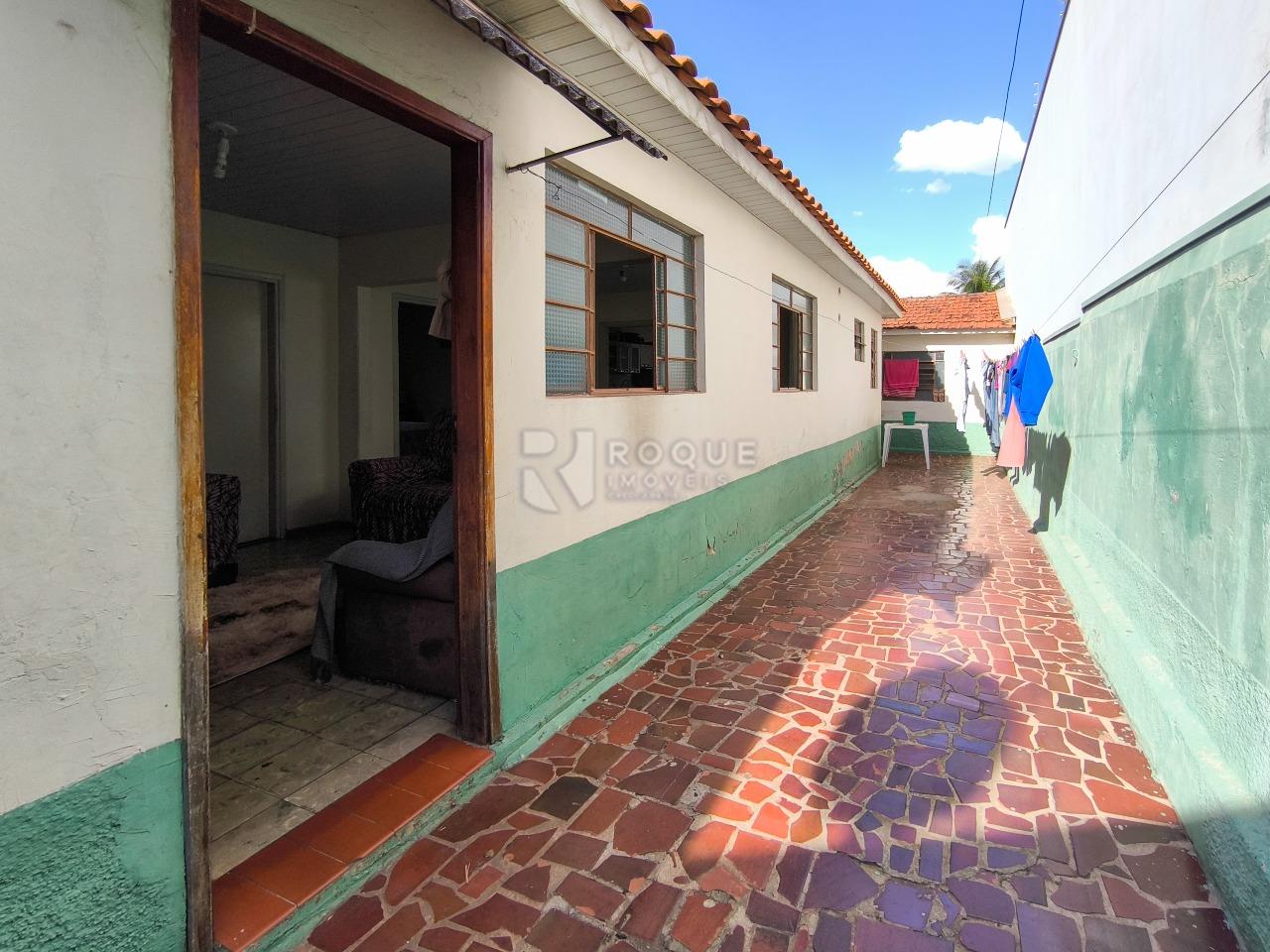 Casa Residencial à venda no bairro Vila São Roque: FRENTE