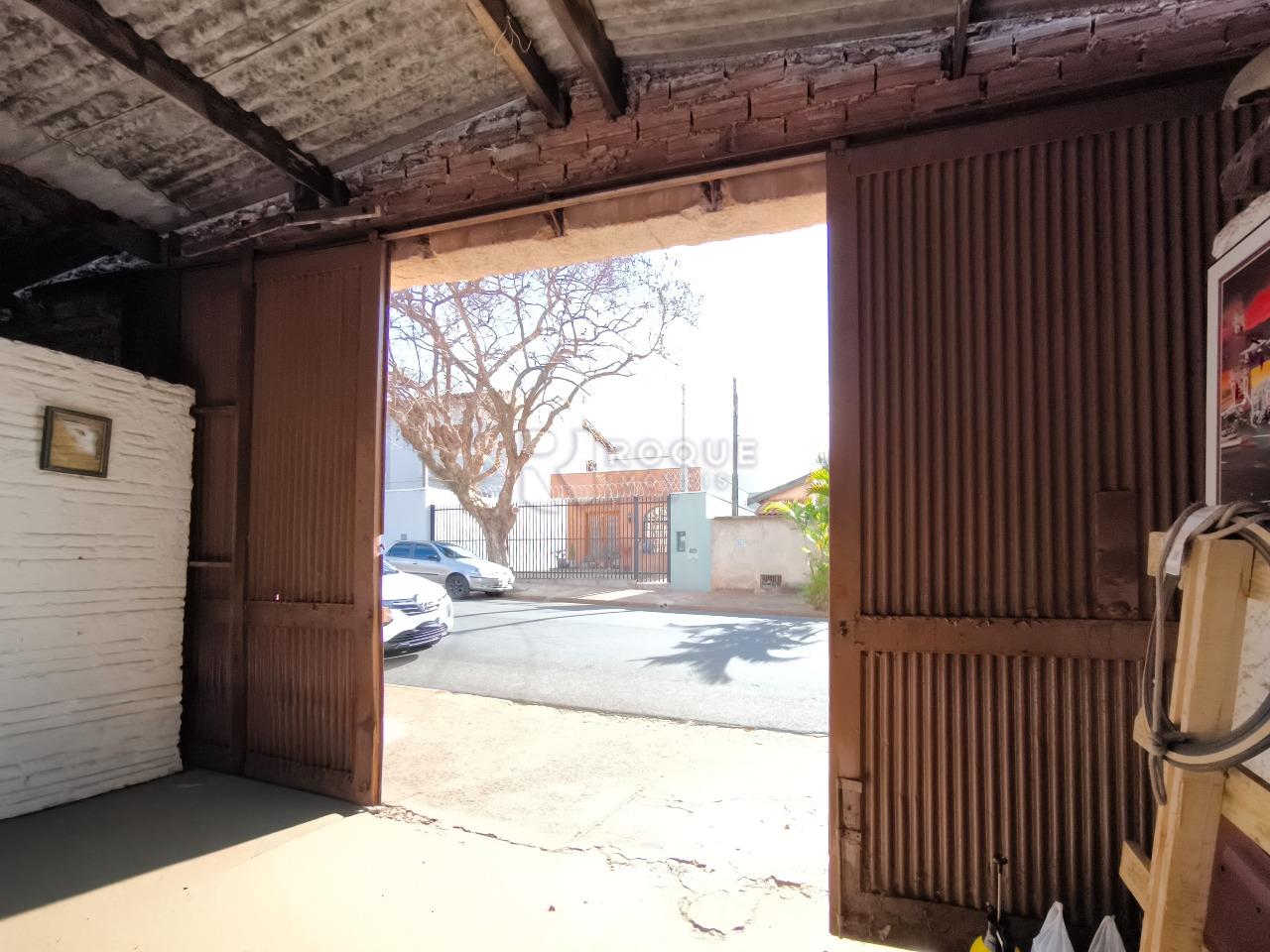 Barracão/Galpão à venda no bairro Vila São Roque: ENTRADA
